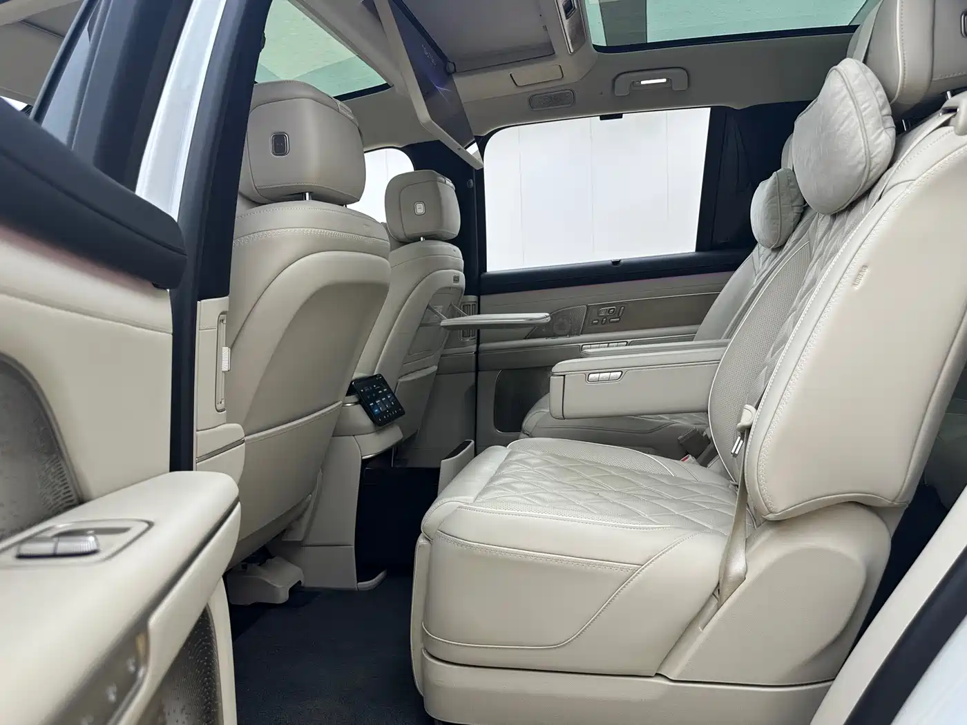 NIO ES8 2025 2025 Base Model
