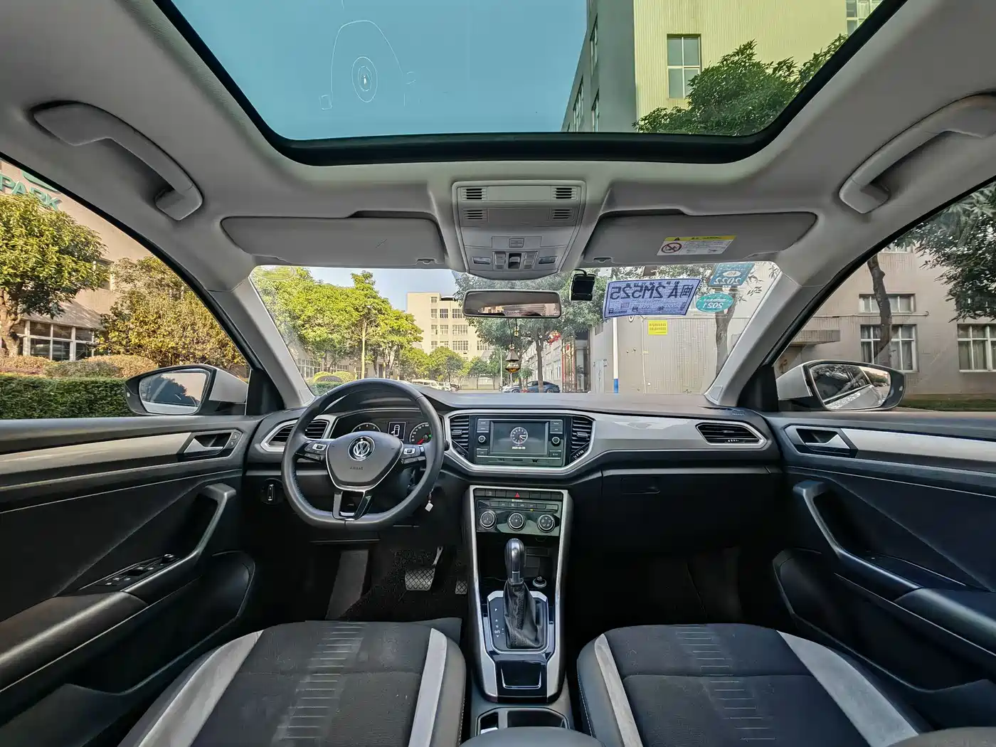Volkswagen T-ROC 2020 230TSI DSG 2WD Progressive фото 6