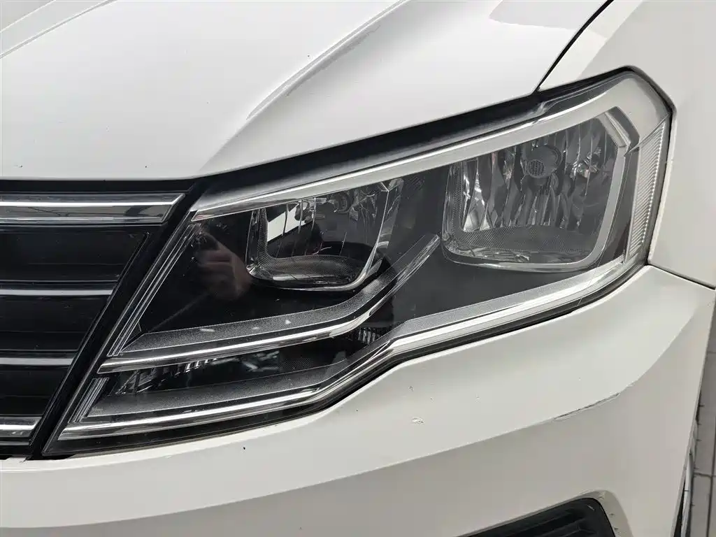 Volkswagen Jetta 2017 1.5L Automatic Fashion фото 7