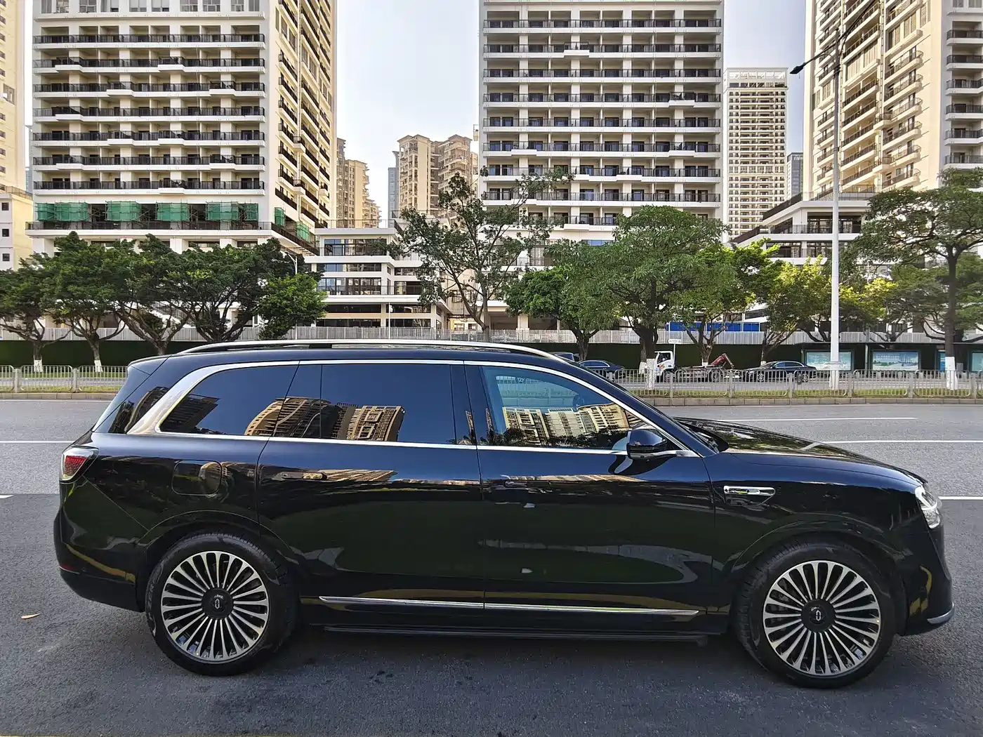AITO Wenjie AITO M9 2024 Range Extender Ultra 52kWh 6-seater фото 4