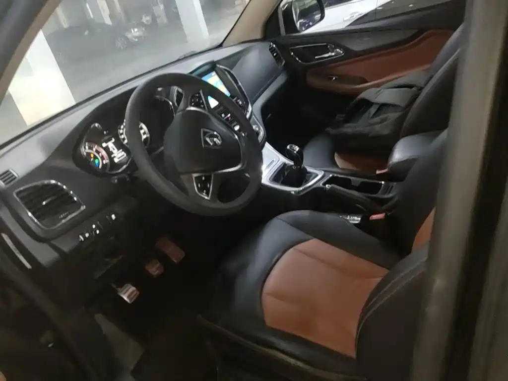 Baojun 560 2015 2015 1.8L Manual Elite