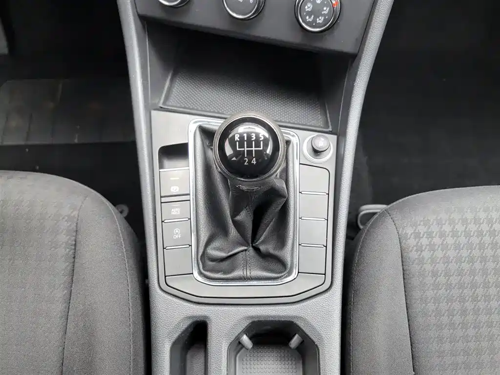 Volkswagen Bora 2020 1.5L Manual Fashion фото 13