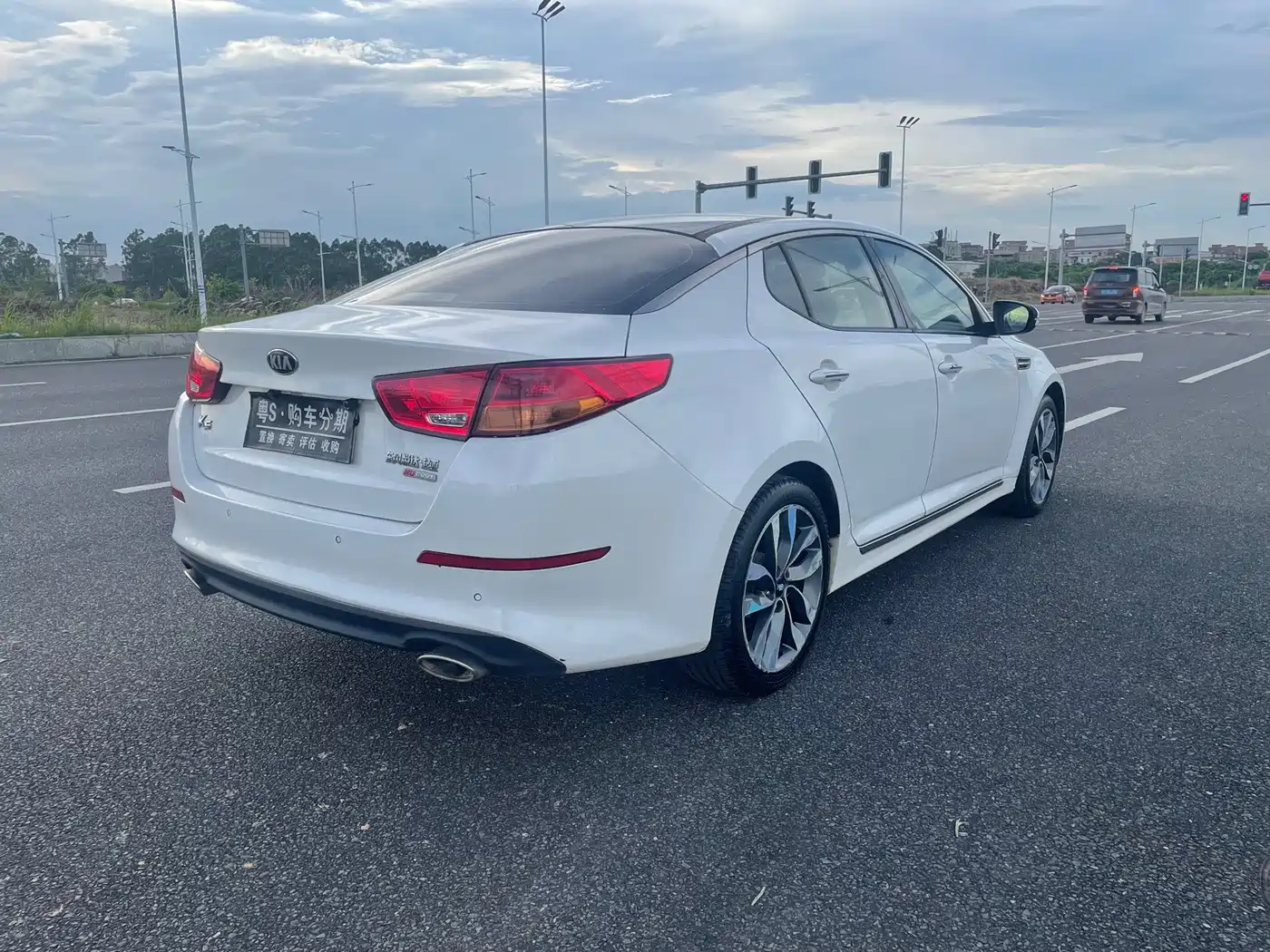 Фото 13 - Kia K5