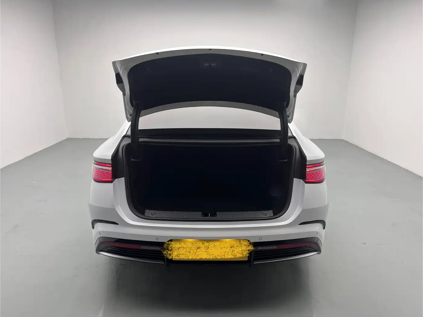 BYD Seal 2024 Glory Edition DM-i 1.5L 121km Luxury фото 10