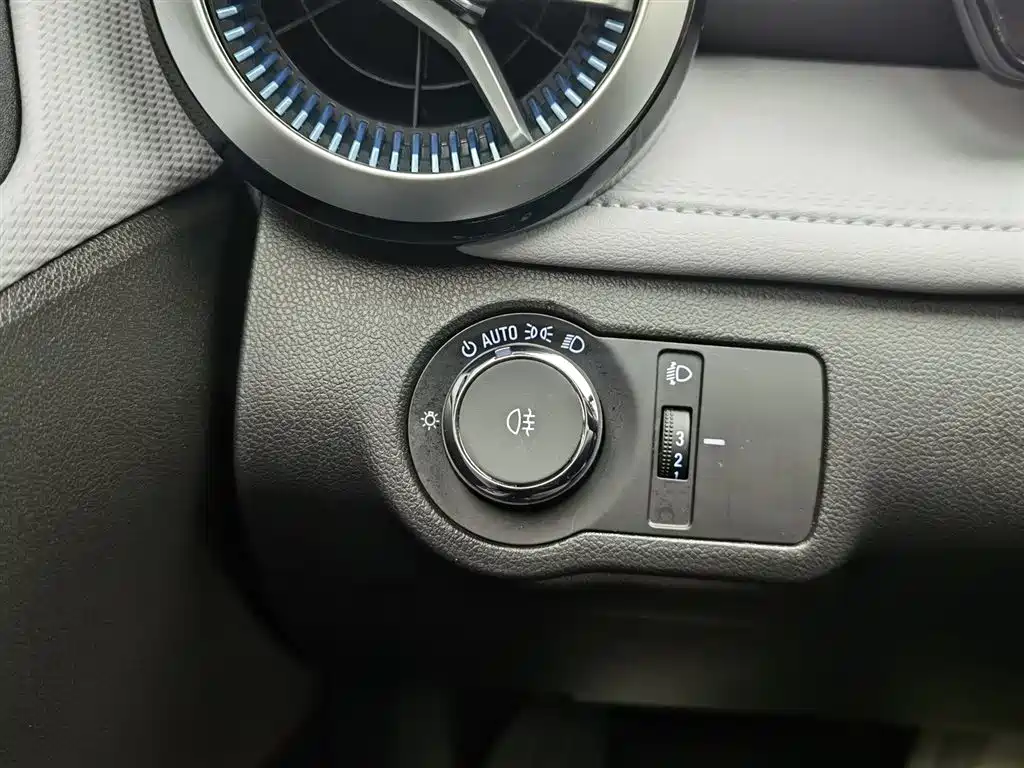 Chevrolet Monza 2023 1.5L Dual-Clutch Enjoyment Edition фото 21