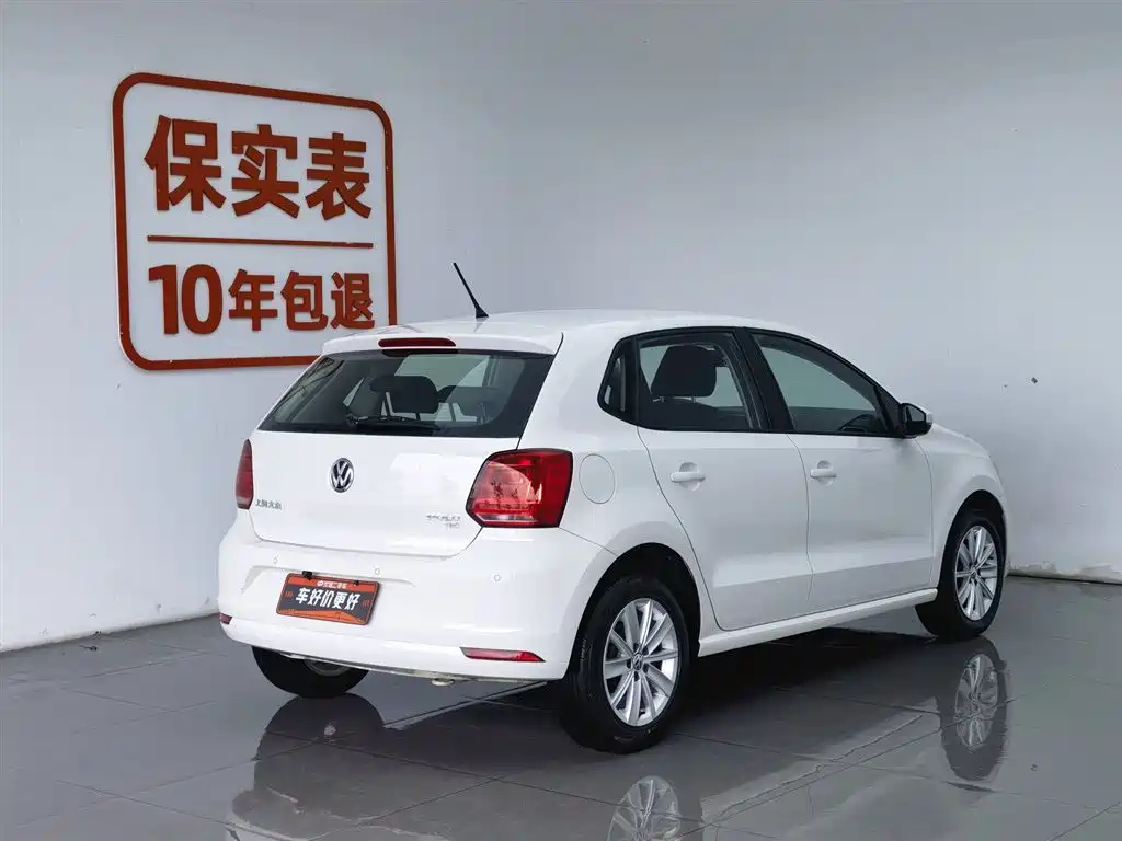 Volkswagen Polo 2014 1.6L Automatic Comfort Edition фото 2