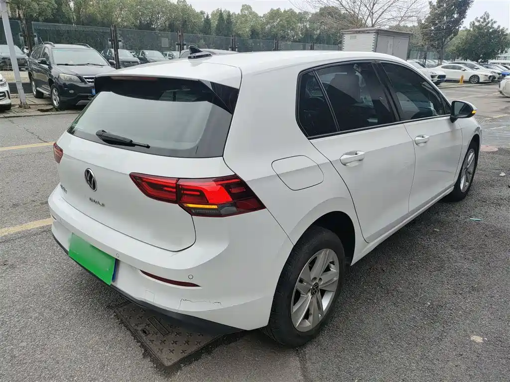 Volkswagen Golf 2023 Model 200TSI DSG фото 5