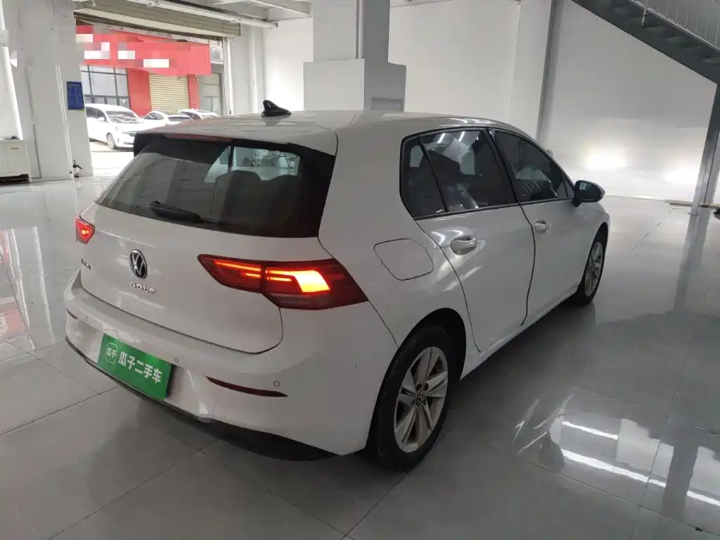 Volkswagen Golf 2023 Model 200TSI DSG фото 5