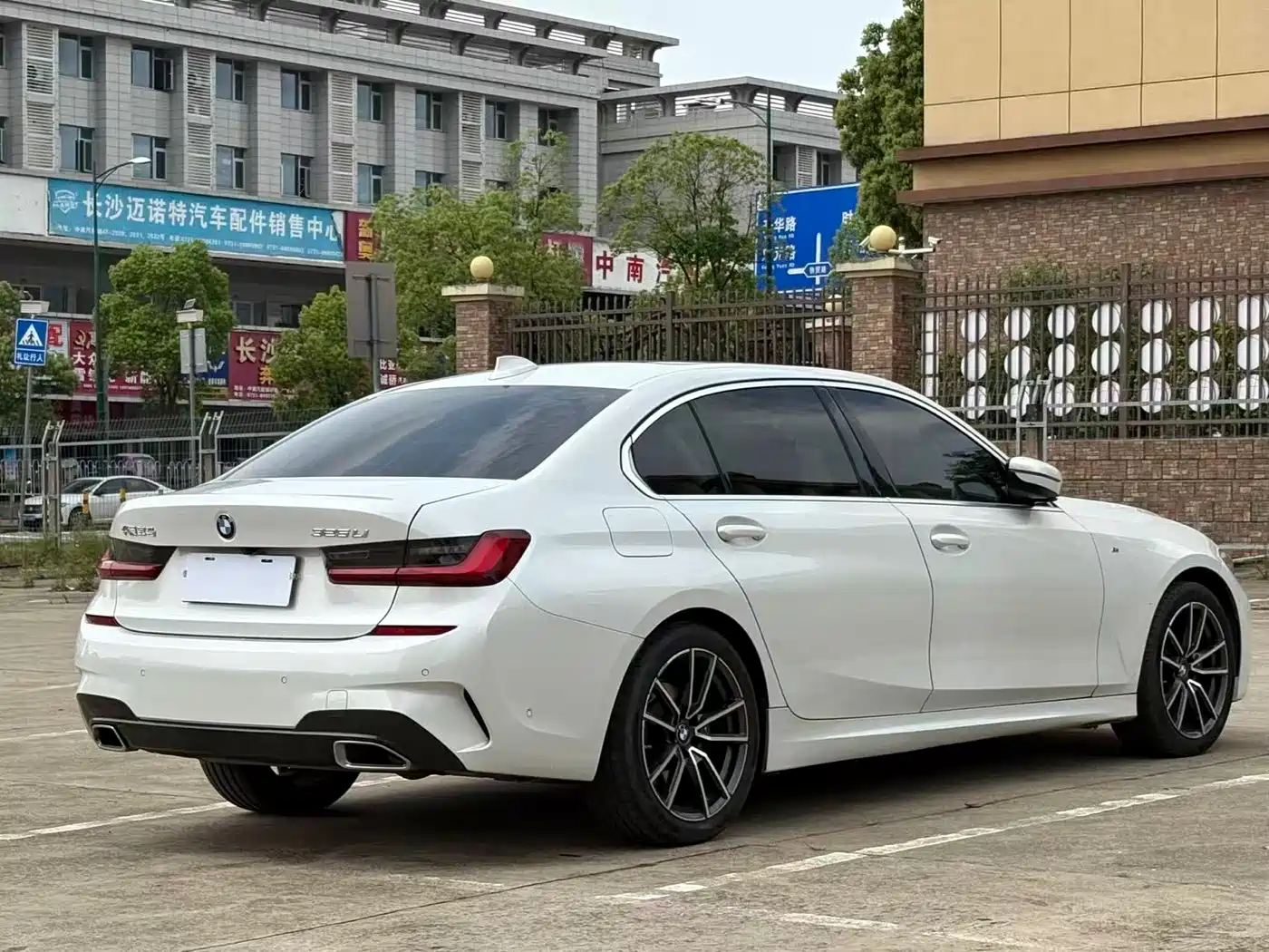 BMW 3 Series 2022 325Li M Sport Package фото 8