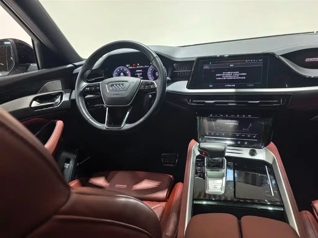 Audi Q6 2024 2024 45 TFSI quattro Shadow Warrior Edition 6-seater