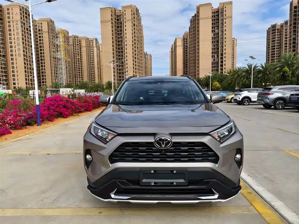 Toyota RAV4 Rongfang 2020 2.0L CVT 2WD Fashion PLUS фото 3