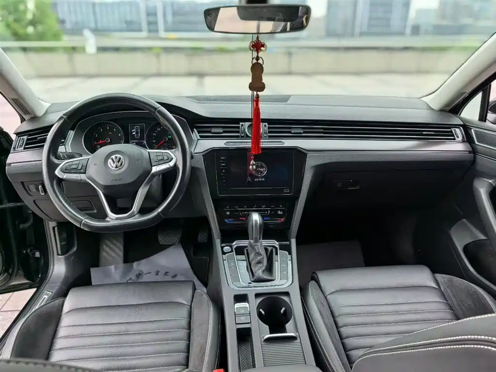 Volkswagen Magotan 2020 330TSI DSG Leading фото 8