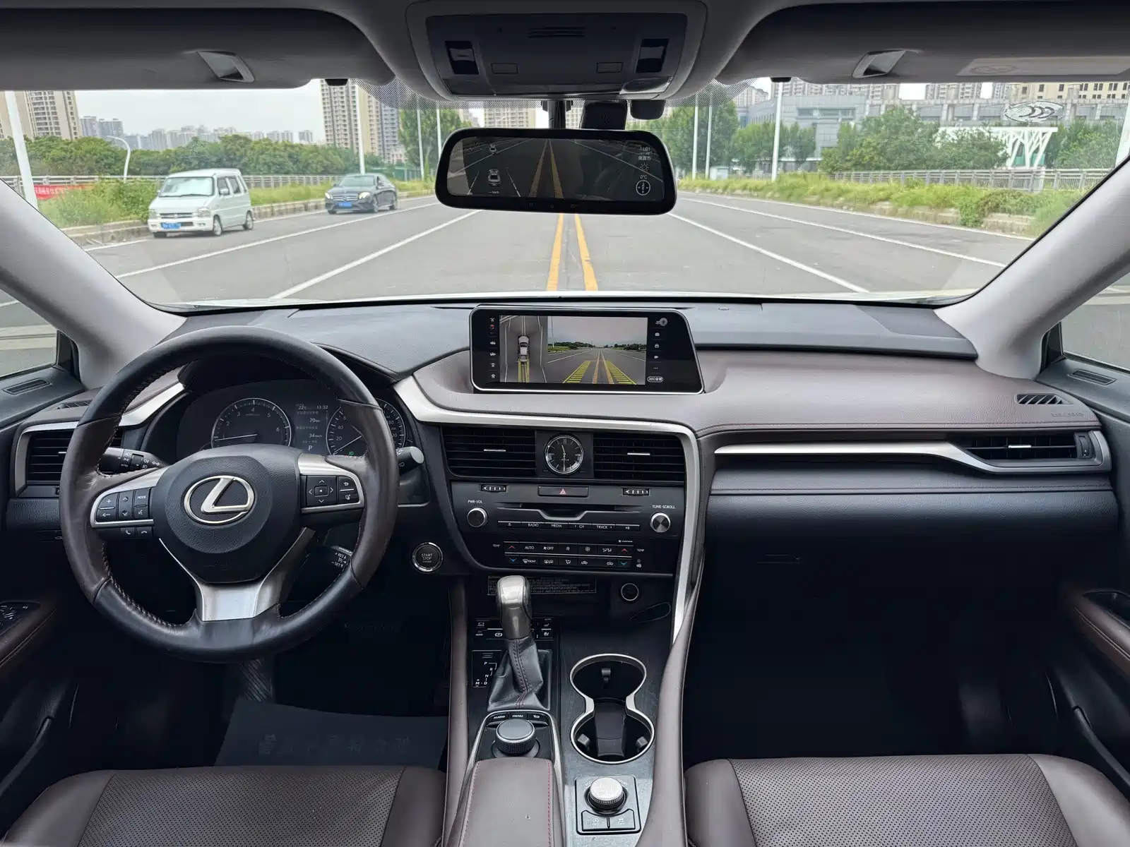 Photo 24 - Lexus RX