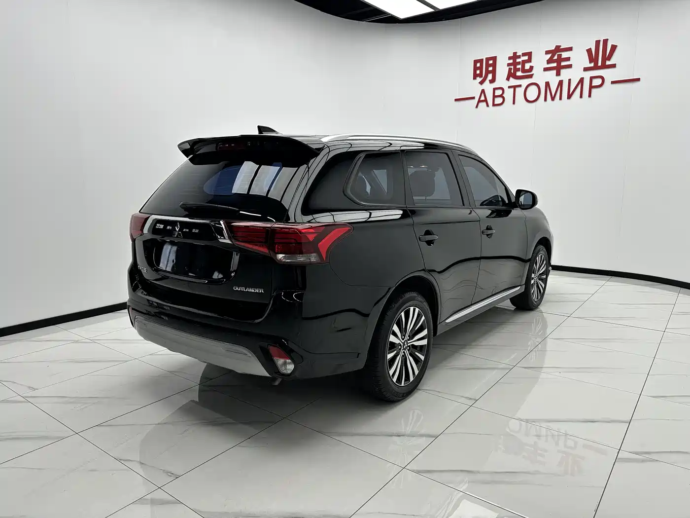Mitsubishi Outlander 2021 Facelift 2.0L 2WD Premium Edition 5-Seater фото 9