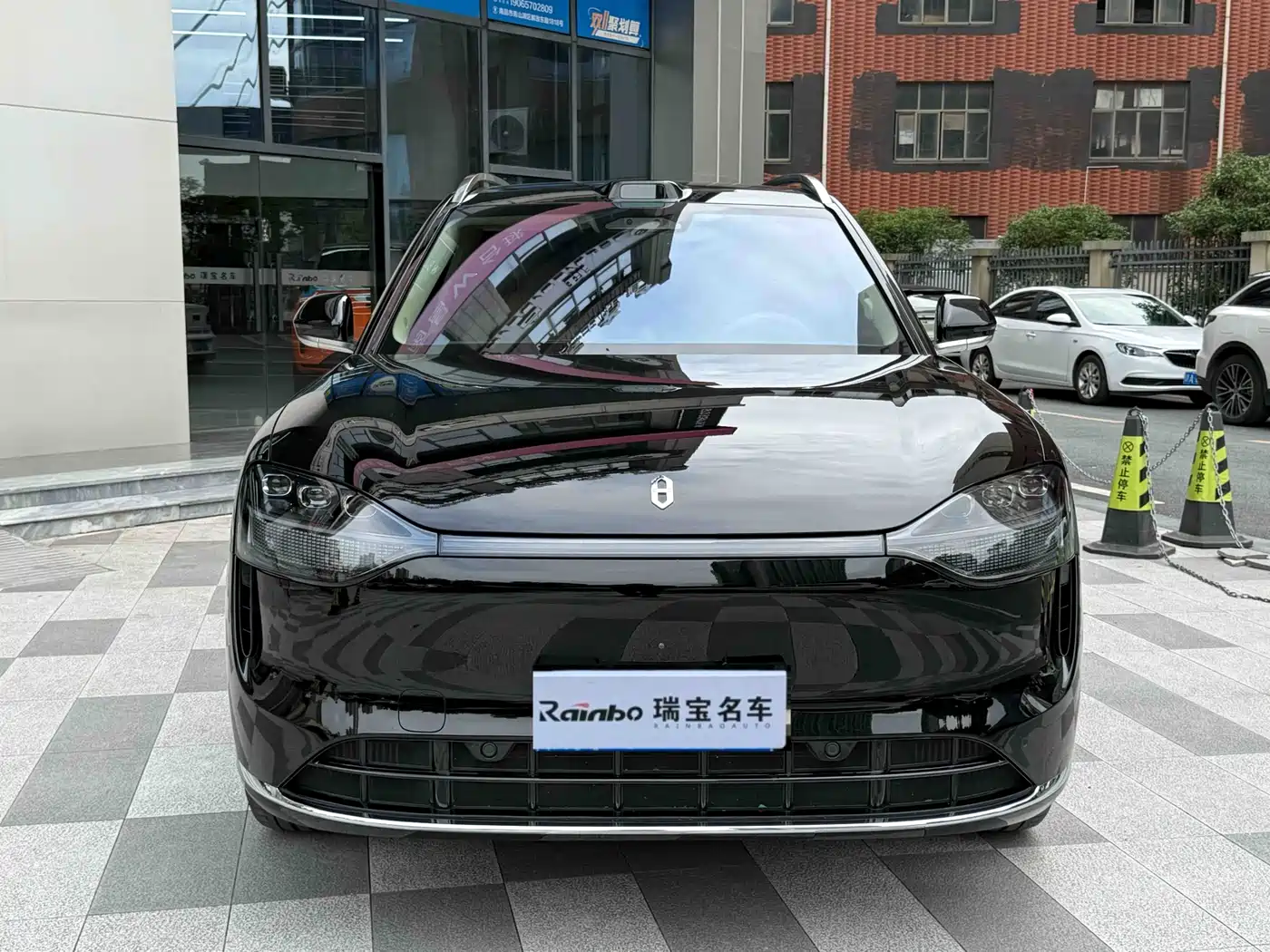 AITO Wenjie AITO M9 2024 Model Extended Range Ultra Edition 52kWh 5-Seater фото 2