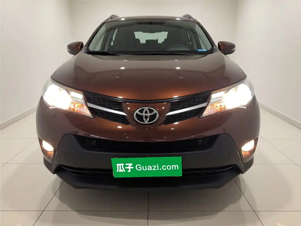 Toyota RAV4 Rongfang 2015 2.5L Automatic 4WD Elite Edition фото 3