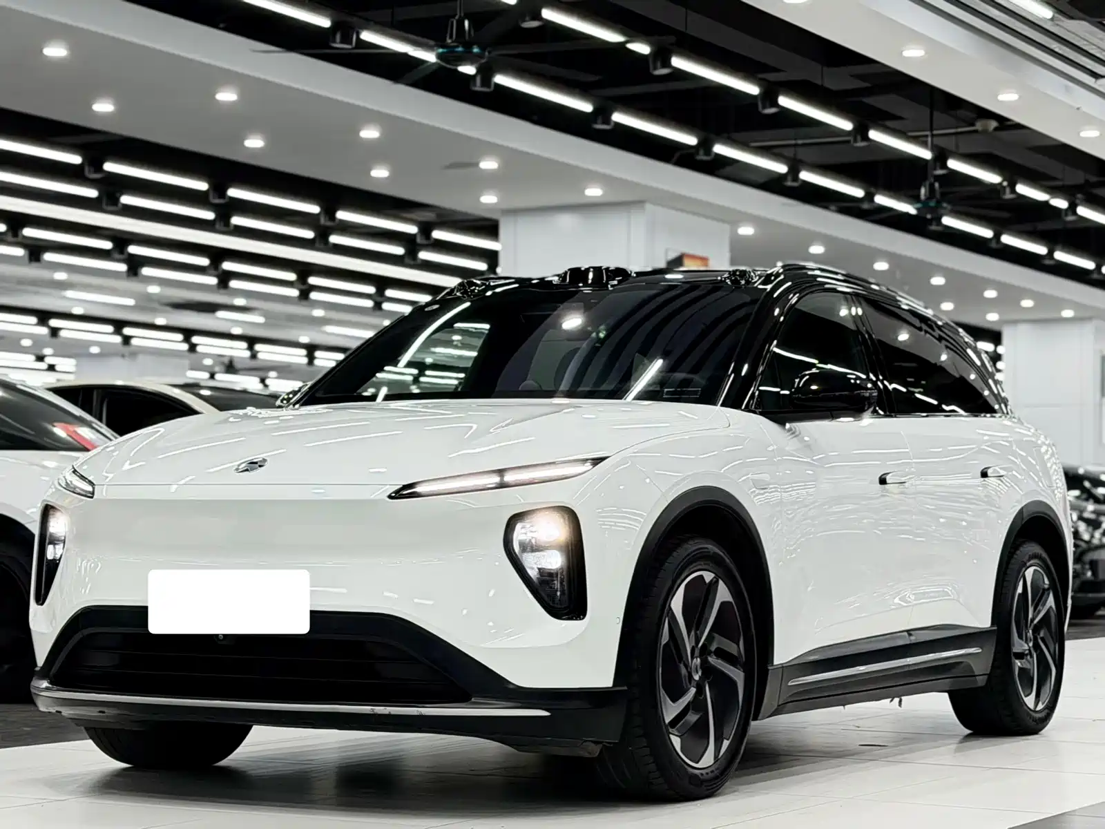 Фото 1 - NIO ES6