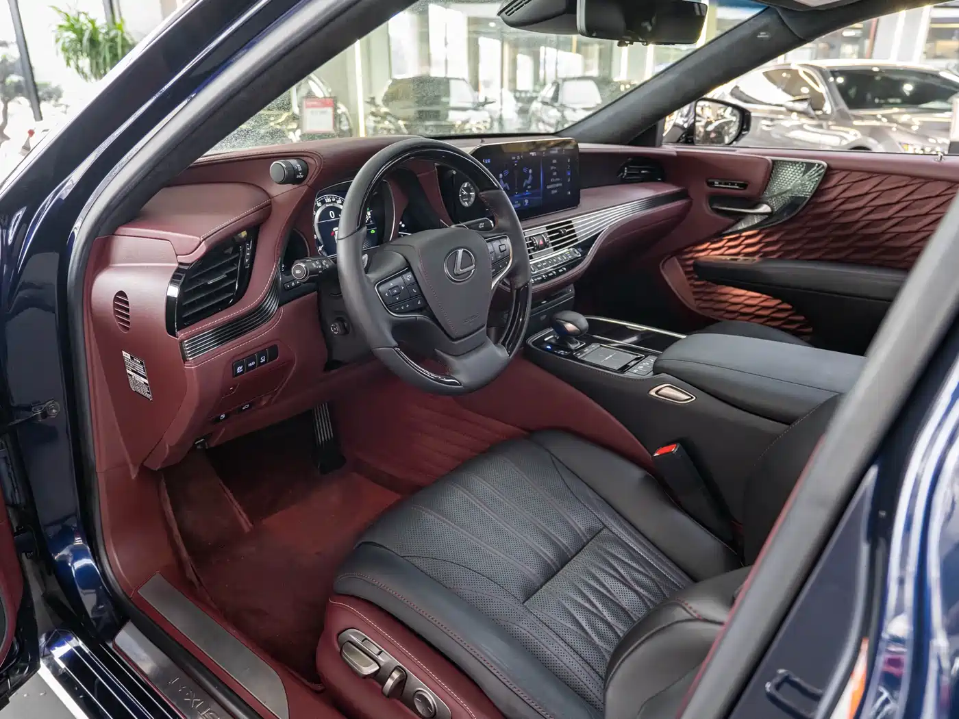 Lexus LS 2021 500h Executive Edition фото 9