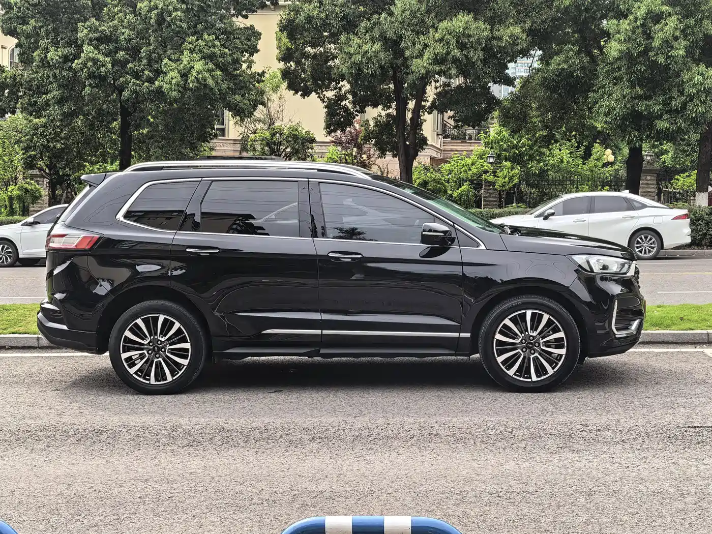 Ford Edge 2021 2021 PLUS EcoBoost 245 FWD Luxury Sharp 7-seater