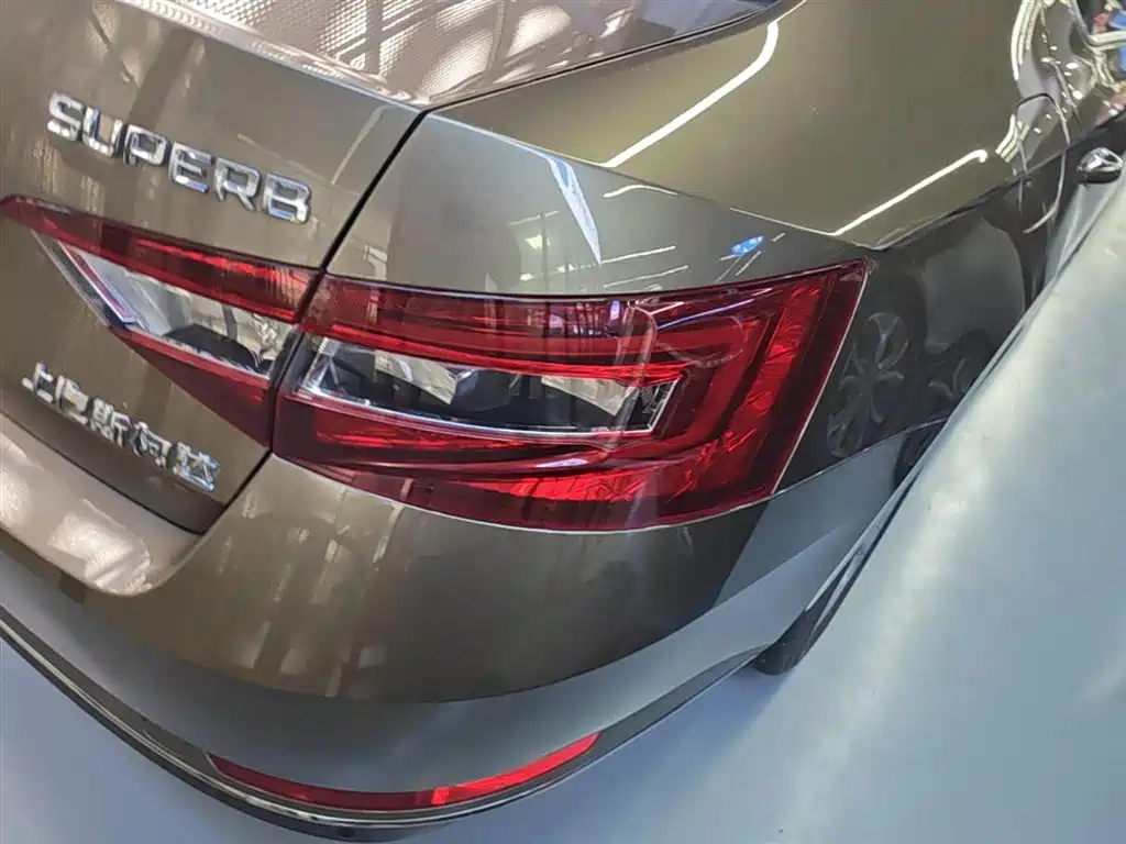 Škoda Superb 2018 TSI330 DSG Comfort Edition China V фото 8