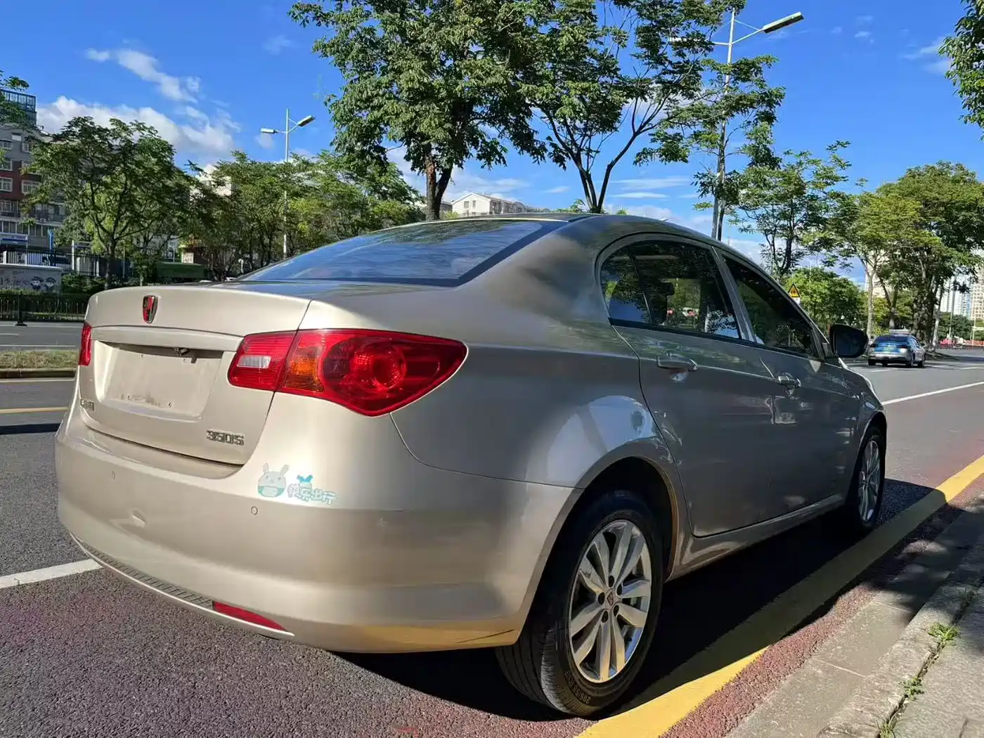 Roewe 350 2017 2015 Model 1.5L Automatic Luxury Sunroof Edition