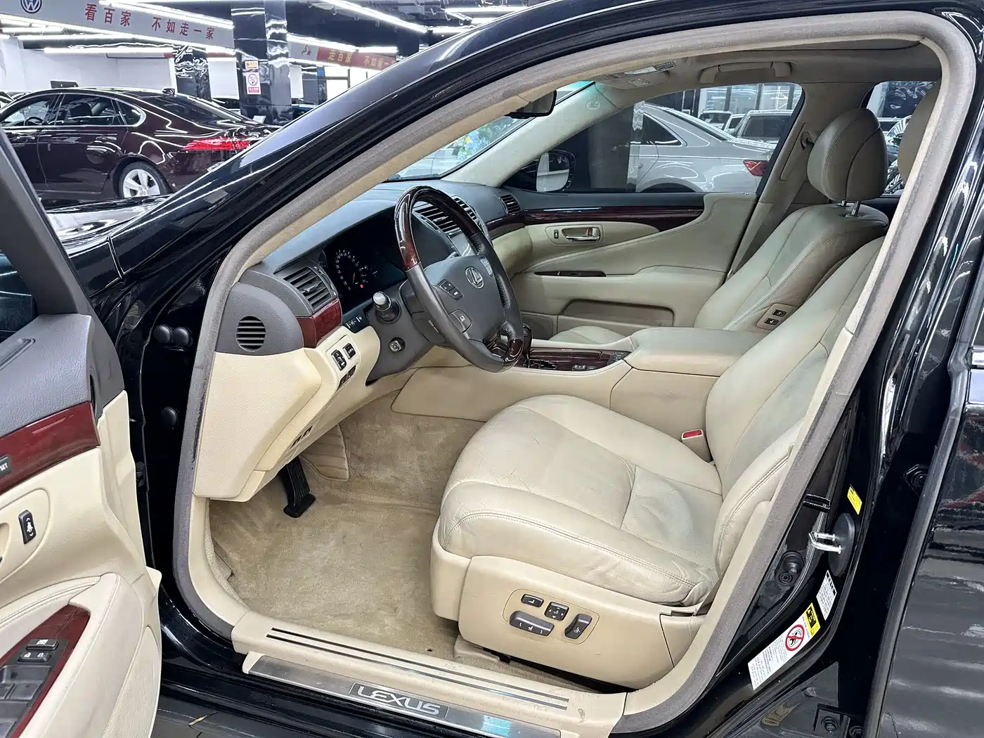 Lexus LS 2006 460L фото 13