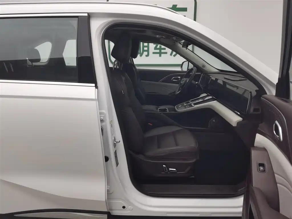 Haval Xiaolong MAX 2023 1.5L Hi4 105 4WD Pilot Edition фото 23