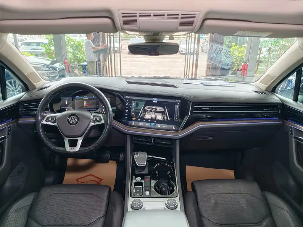Volkswagen Touareg 2019 2.0TSI Sharp Wing Edition China VI фото 15