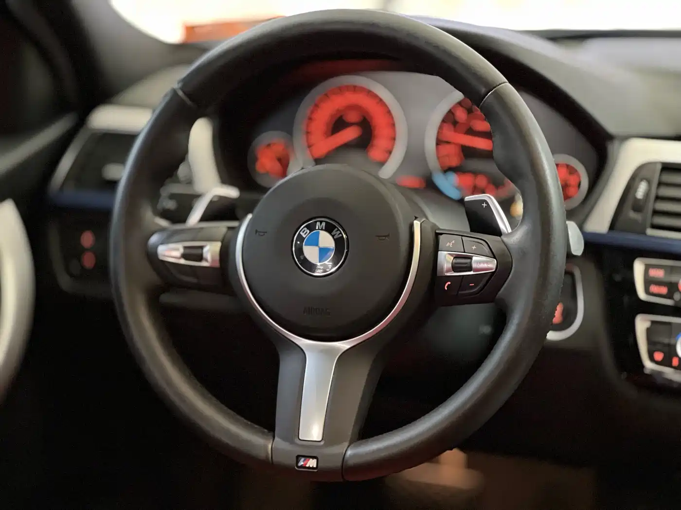 BMW 3 Series 2019 320i M Sport Package фото 9