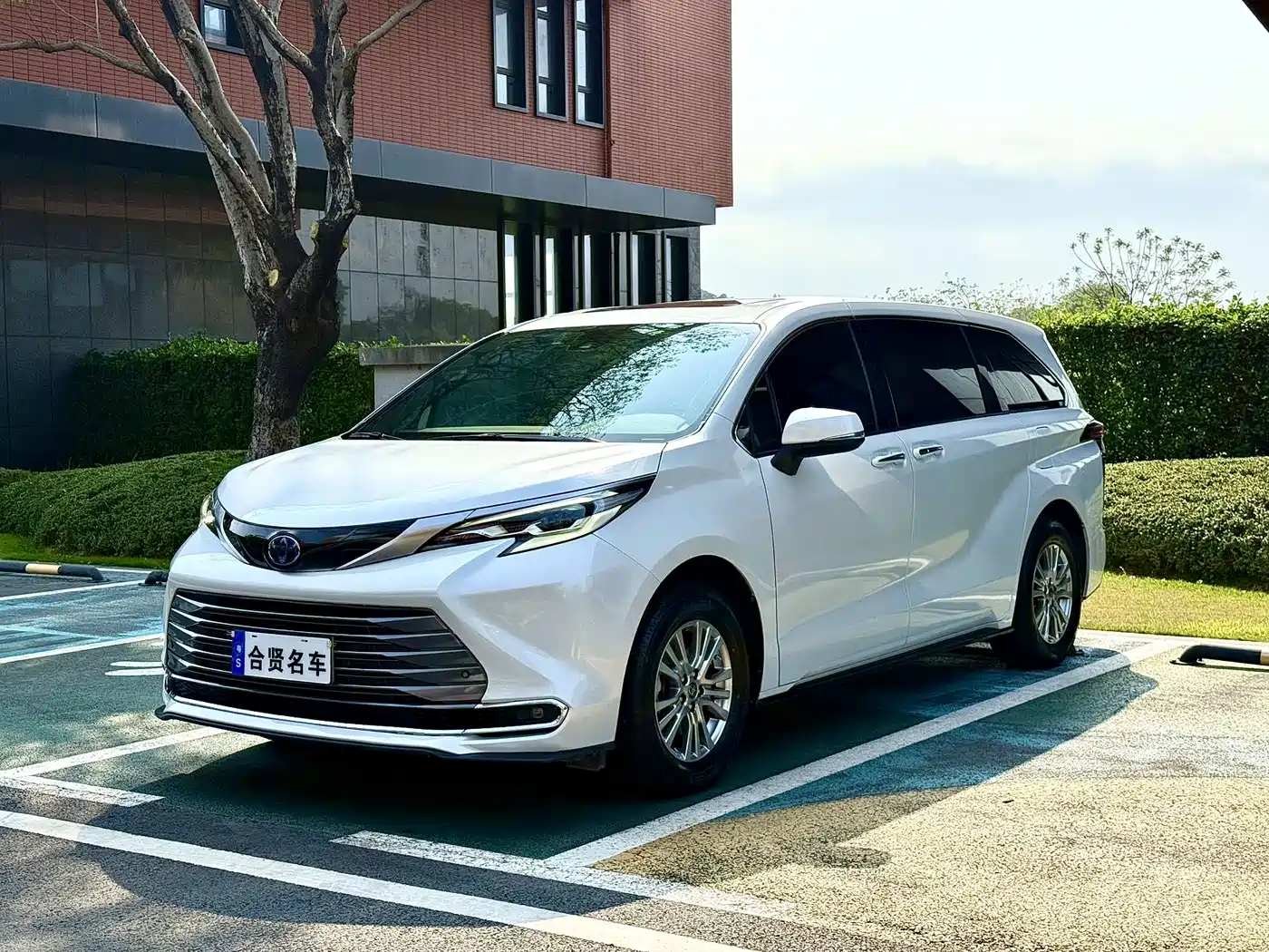 Toyota Sienna 2021 2.5L Hybrid Premium Edition