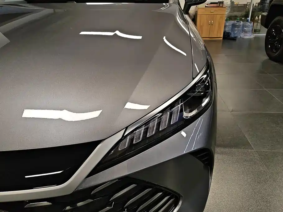 BYD Qin PLUS 2025 DM-i Smart Drive 55KM Leader фото 5