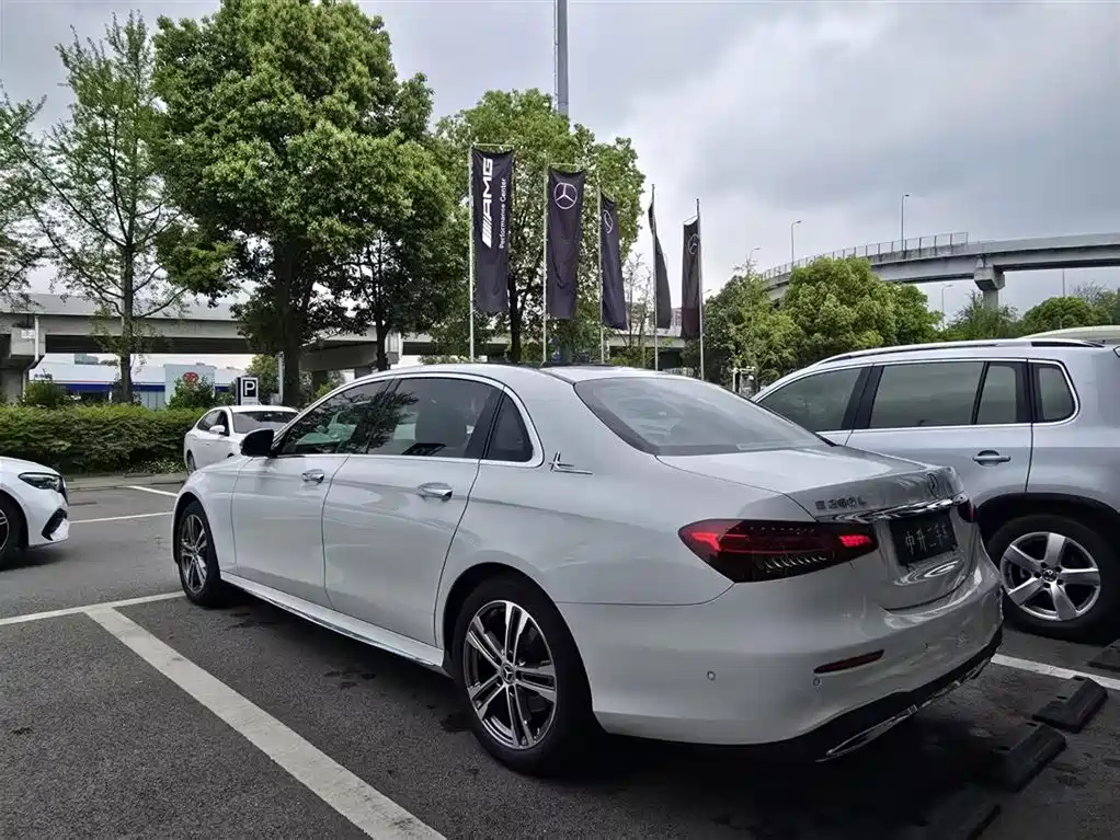 Mercedes-Benz E-Class 2021 E 260 L Sport фото 6