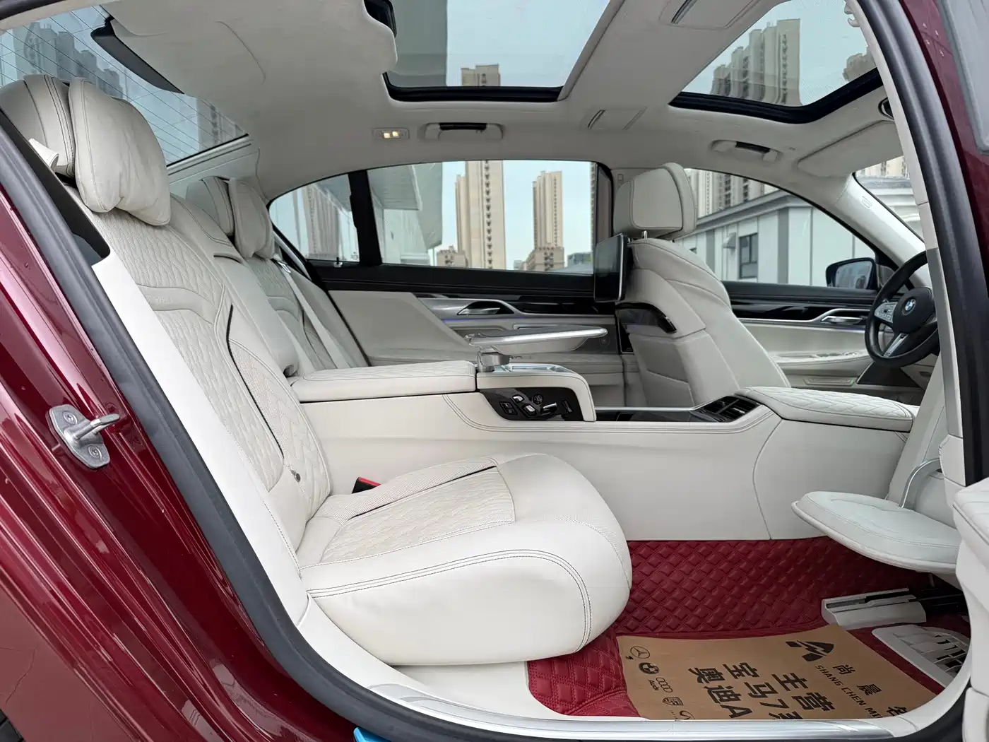 BMW 7 Series 2019 Facelift 740Li xDrive Executive M Sport Package фото 10
