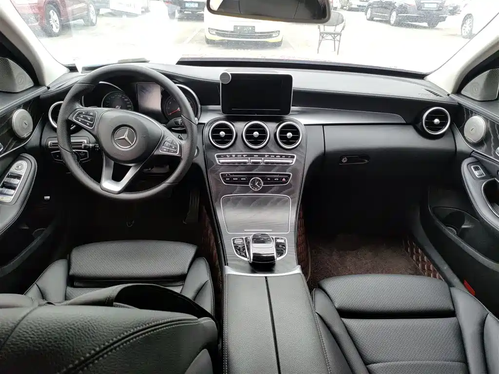 Mercedes-Benz C-Class 2018 C 180 L Fashion Sport Edition фото 10