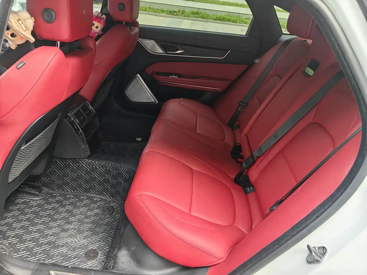 Jaguar XFL 2021 XFL 2.0T P250 AWD Gloss Black Sport Edition фото 21