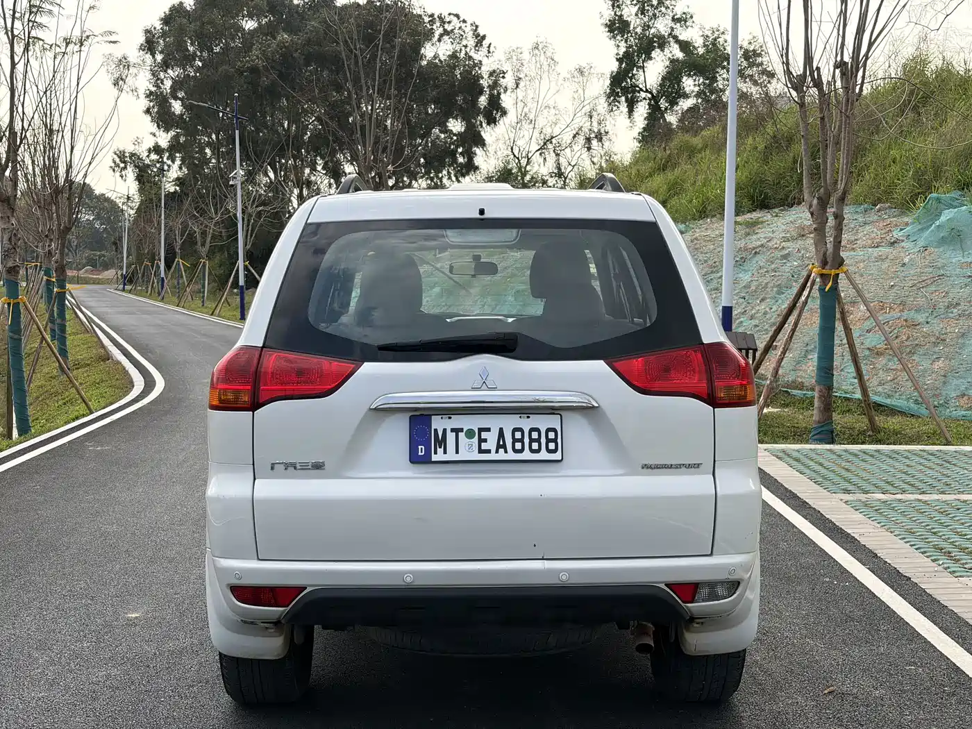 Mitsubishi Pajero Sport 2013 3.0L AWD Executive фото 13