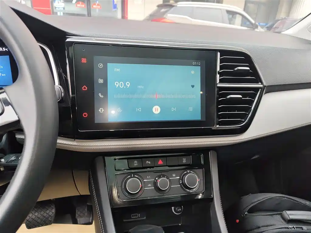 JETTA VS7