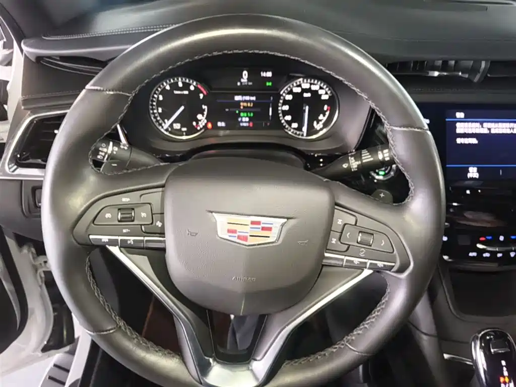 Cadillac XT6 2022 2.0T 7-Seater 2WD Luxury Edition фото 11