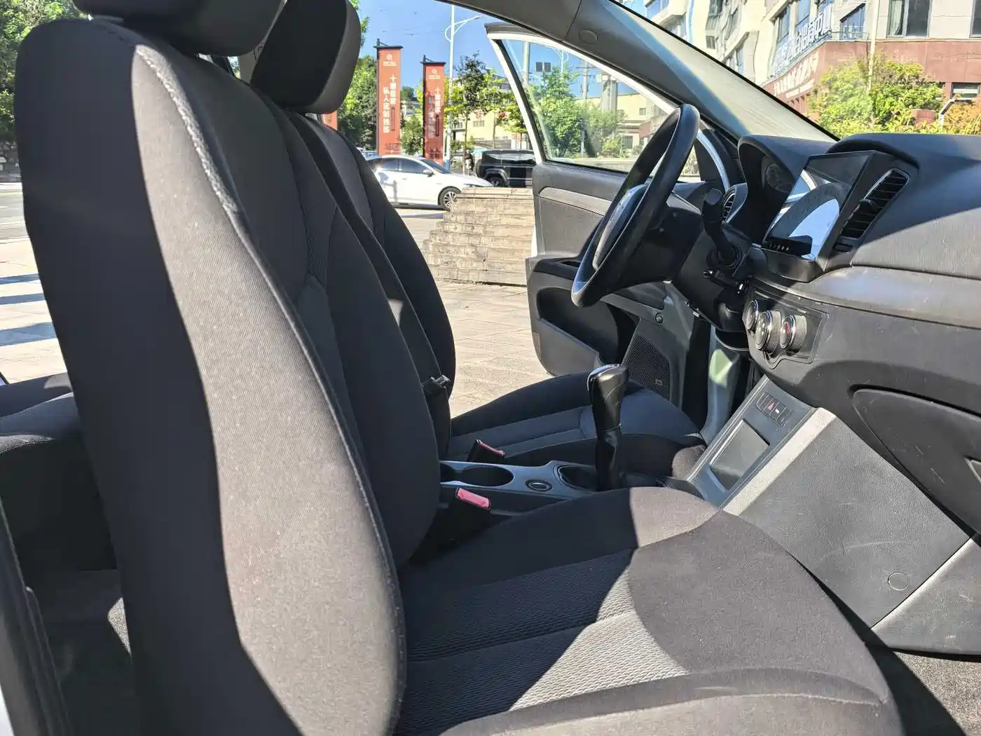 Roewe 350 2016 2015 Model 1.5L Manual Luxury Sunroof Edition