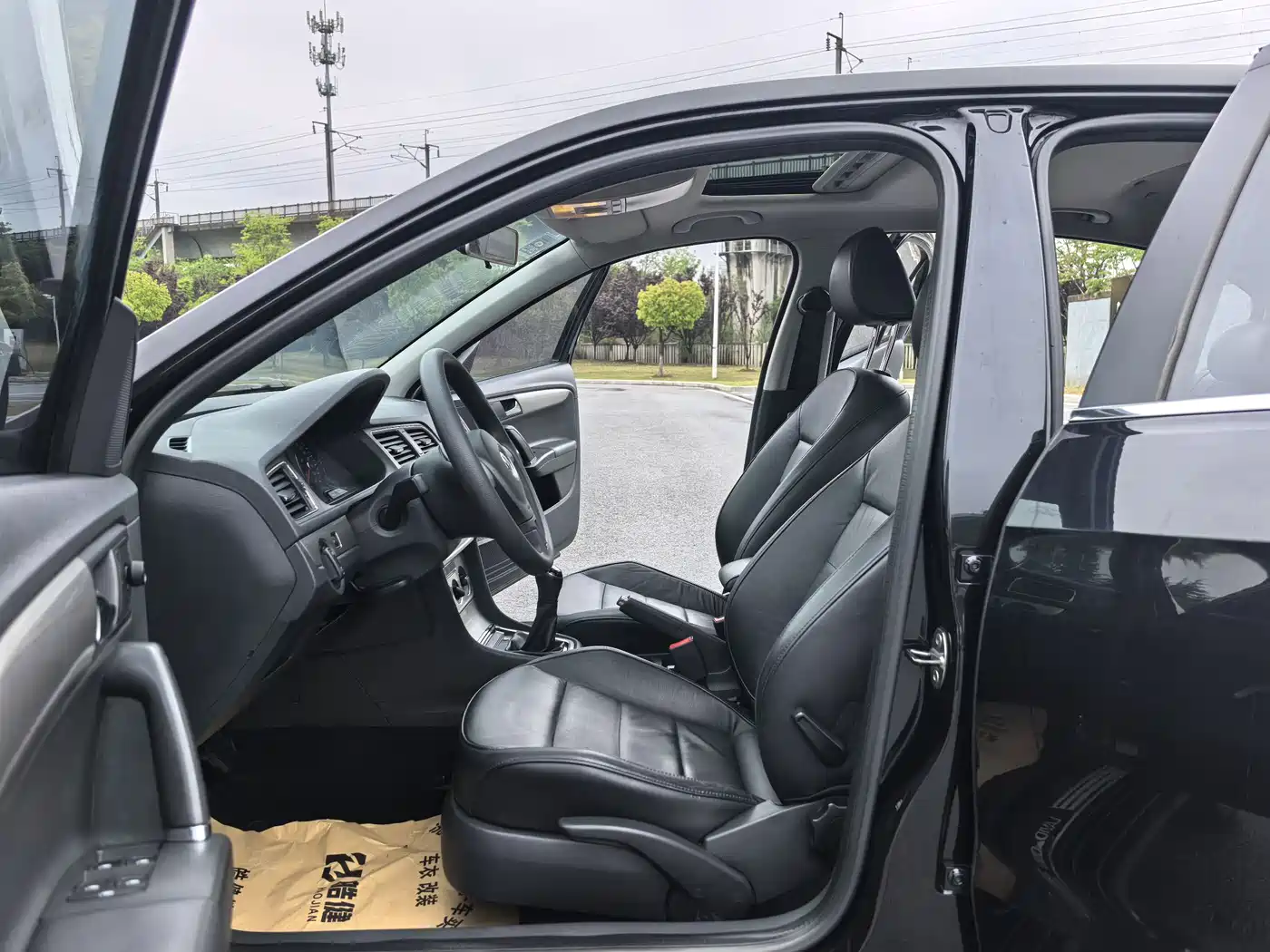 Volkswagen Lavida 2013 1.6L Manual Comfort Edition фото 7