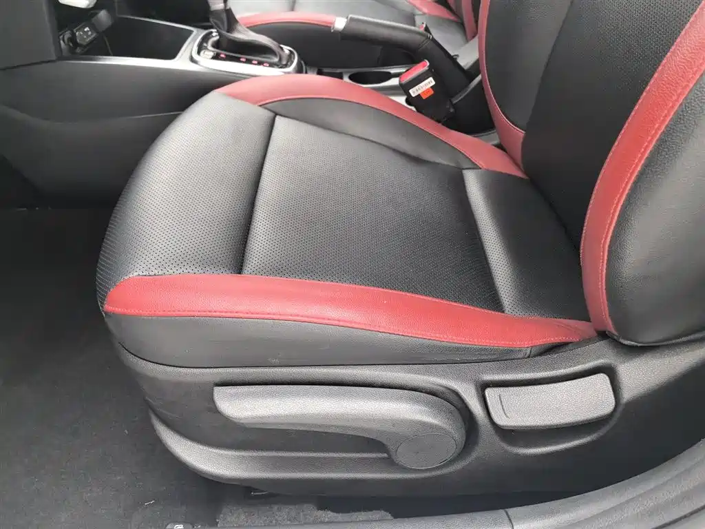 Kia KX CROSS 2017 1.4L AT GLS фото 20