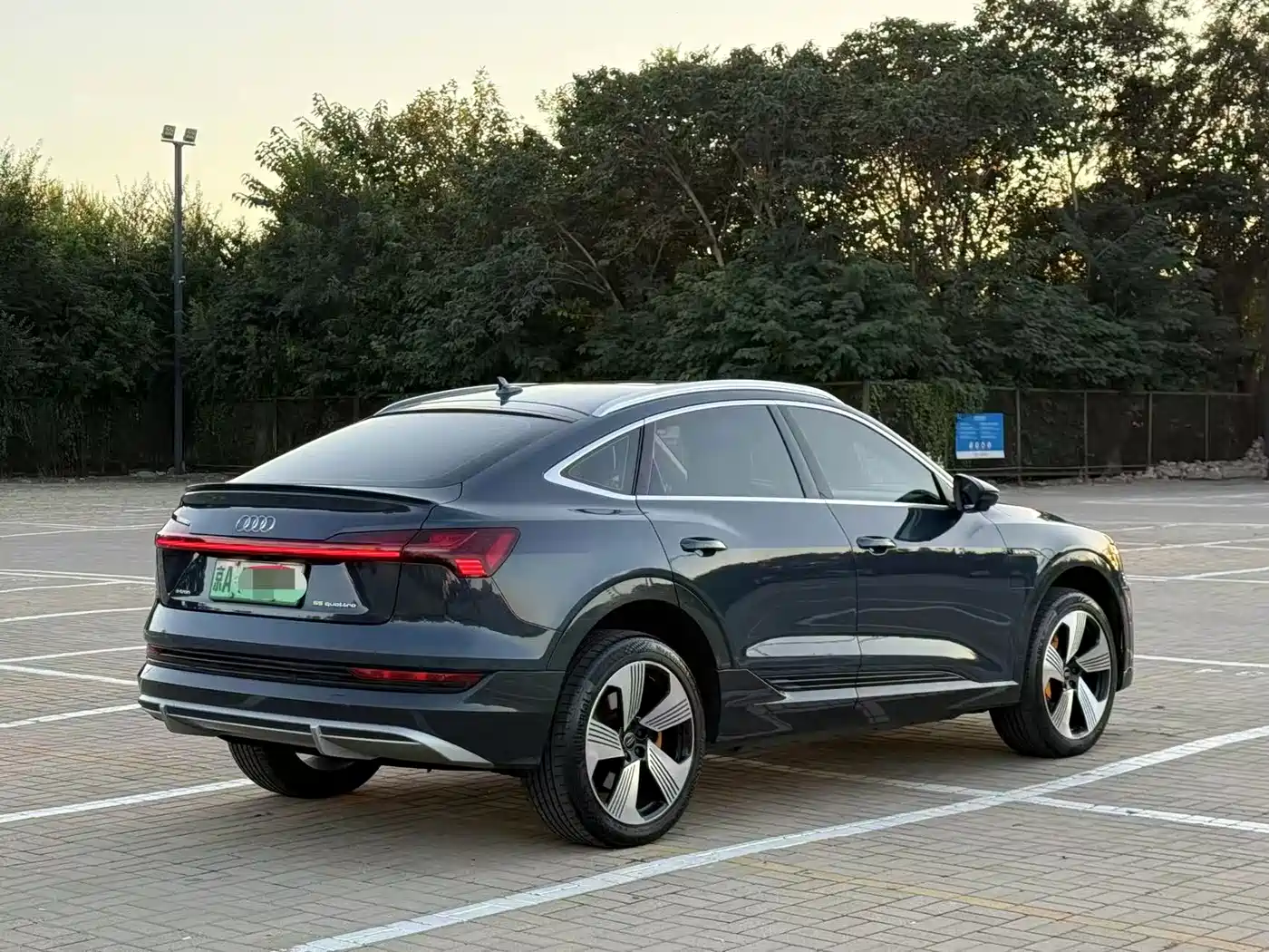 Audi e-tron (Import) 2022 2021 Sportback 55 quattro Selection