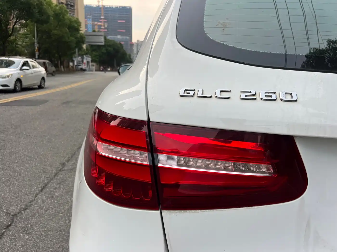 Mercedes-Benz GLC 2018 Facelift GLC 260 4MATIC Luxury фото 6
