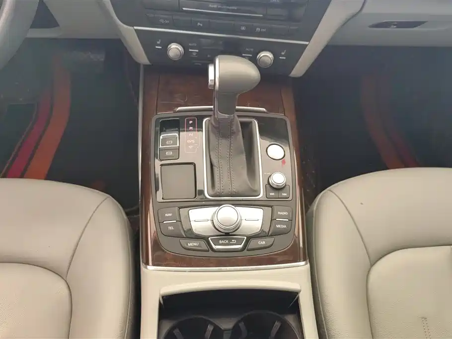 Audi A6L 2012 30 FSI Luxury фото 16