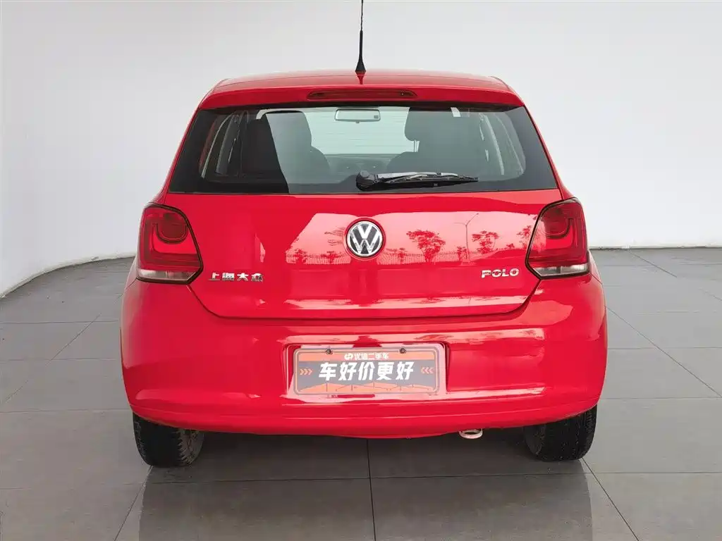Volkswagen Polo 2013 1.4L Manual Trend Edition фото 4