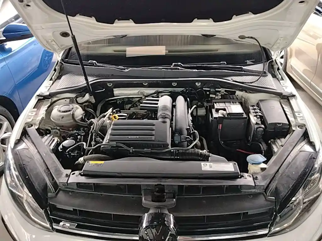 صورة 20 - Volkswagen Golf