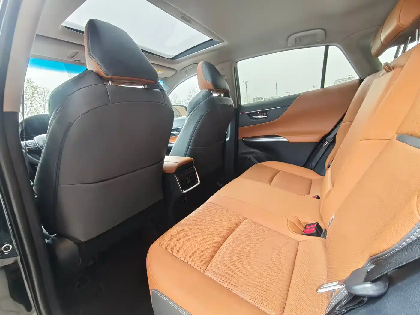 Toyota Venza 2022 2.0L CVT 2WD Premium фото 9