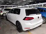 صورة 5 - Volkswagen Golf