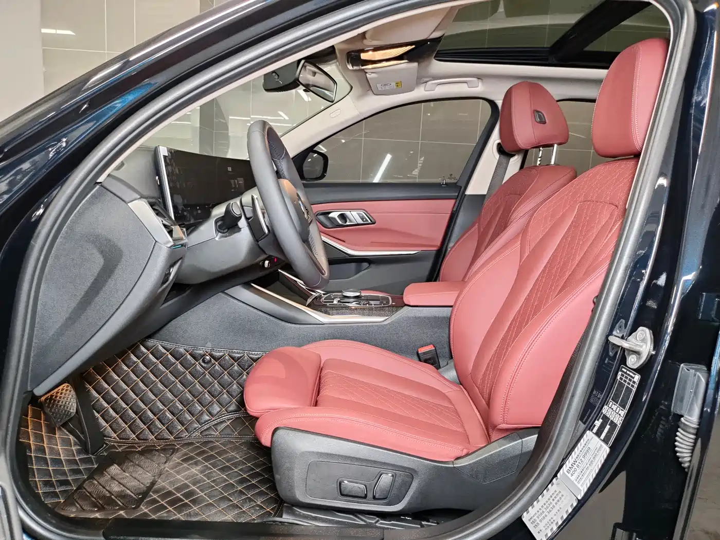 BMW 3 Series 2024 325Li M Sport Package фото 8