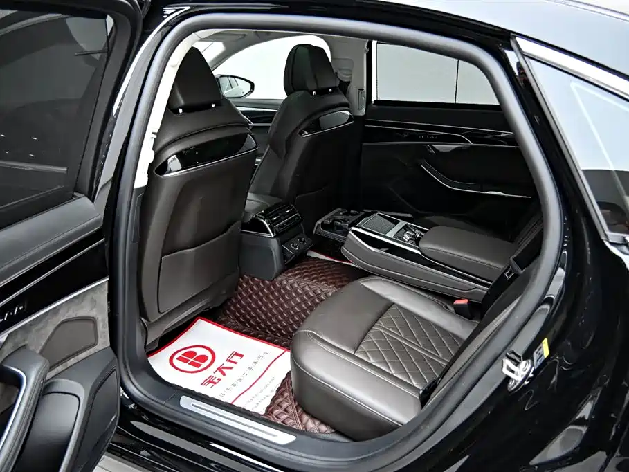Audi A8 New Energy 2022 A8L 60 TFSIe quattro Collector's Edition фото 13